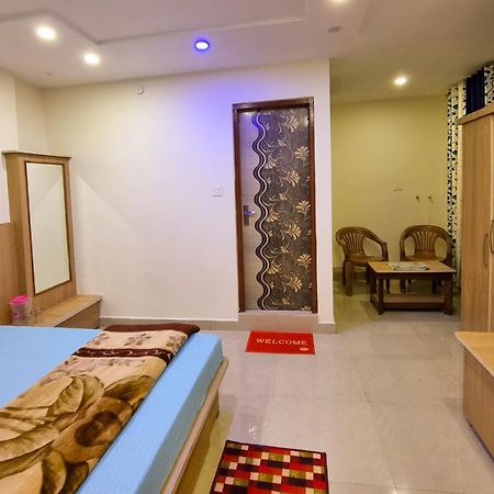 דלהאוזי Mohan Home Stay מראה חיצוני תמונה