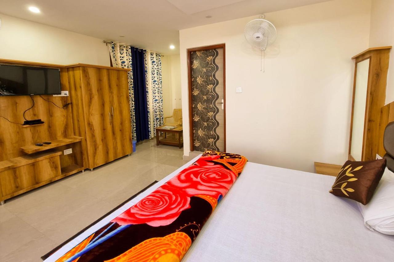 דלהאוזי Mohan Home Stay מראה חיצוני תמונה