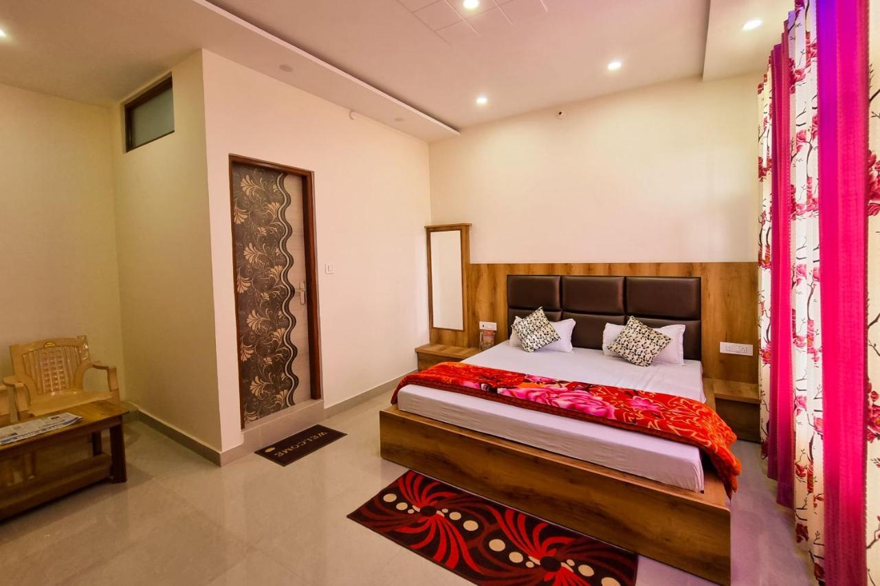 דלהאוזי Mohan Home Stay מראה חיצוני תמונה