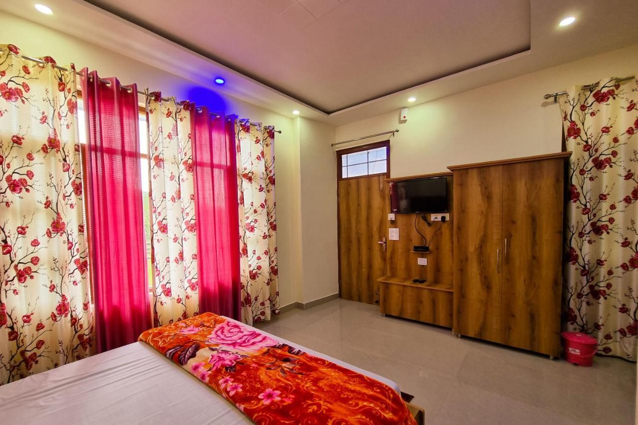דלהאוזי Mohan Home Stay מראה חיצוני תמונה