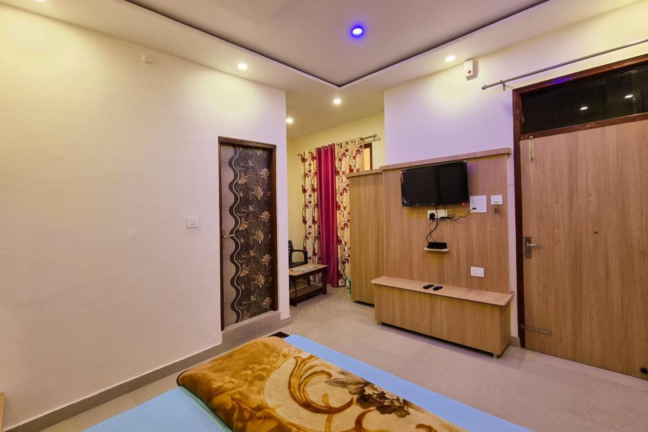 דלהאוזי Mohan Home Stay מראה חיצוני תמונה