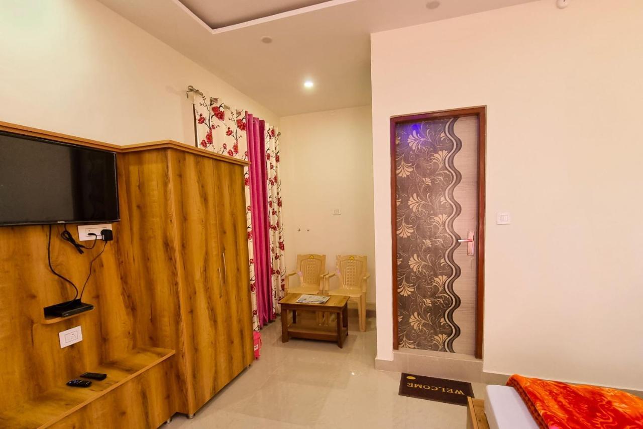 דלהאוזי Mohan Home Stay מראה חיצוני תמונה