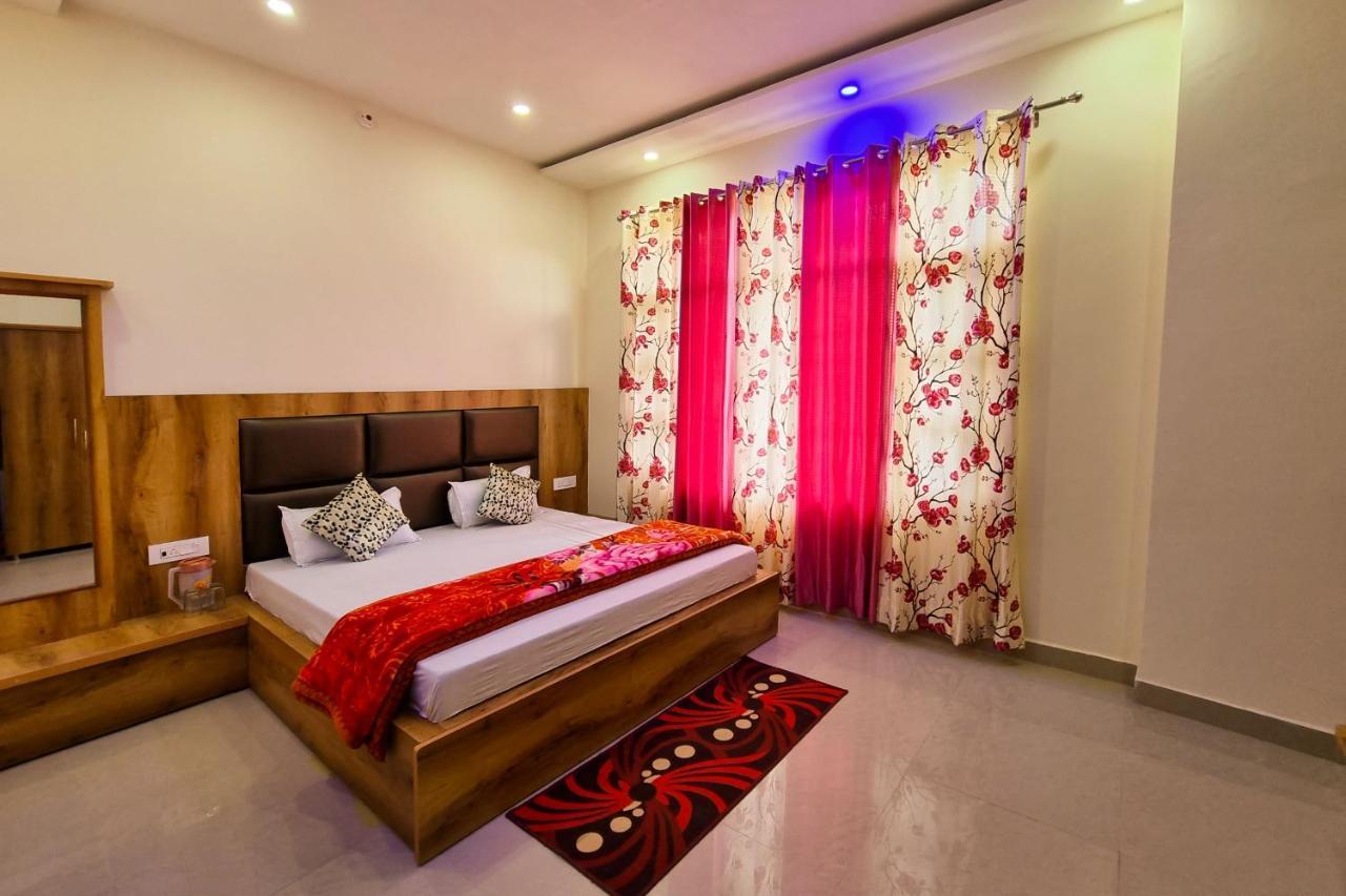 דלהאוזי Mohan Home Stay מראה חיצוני תמונה