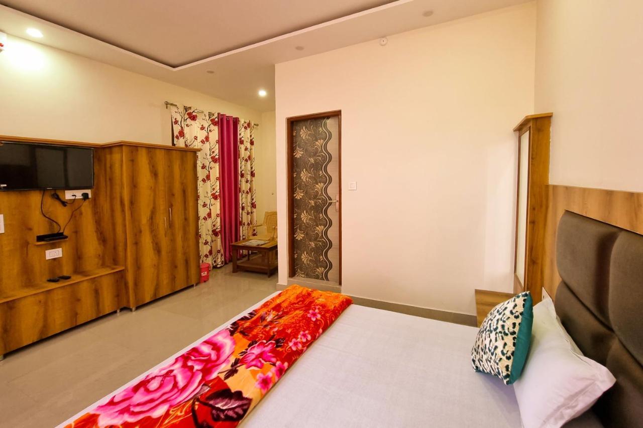 דלהאוזי Mohan Home Stay מראה חיצוני תמונה